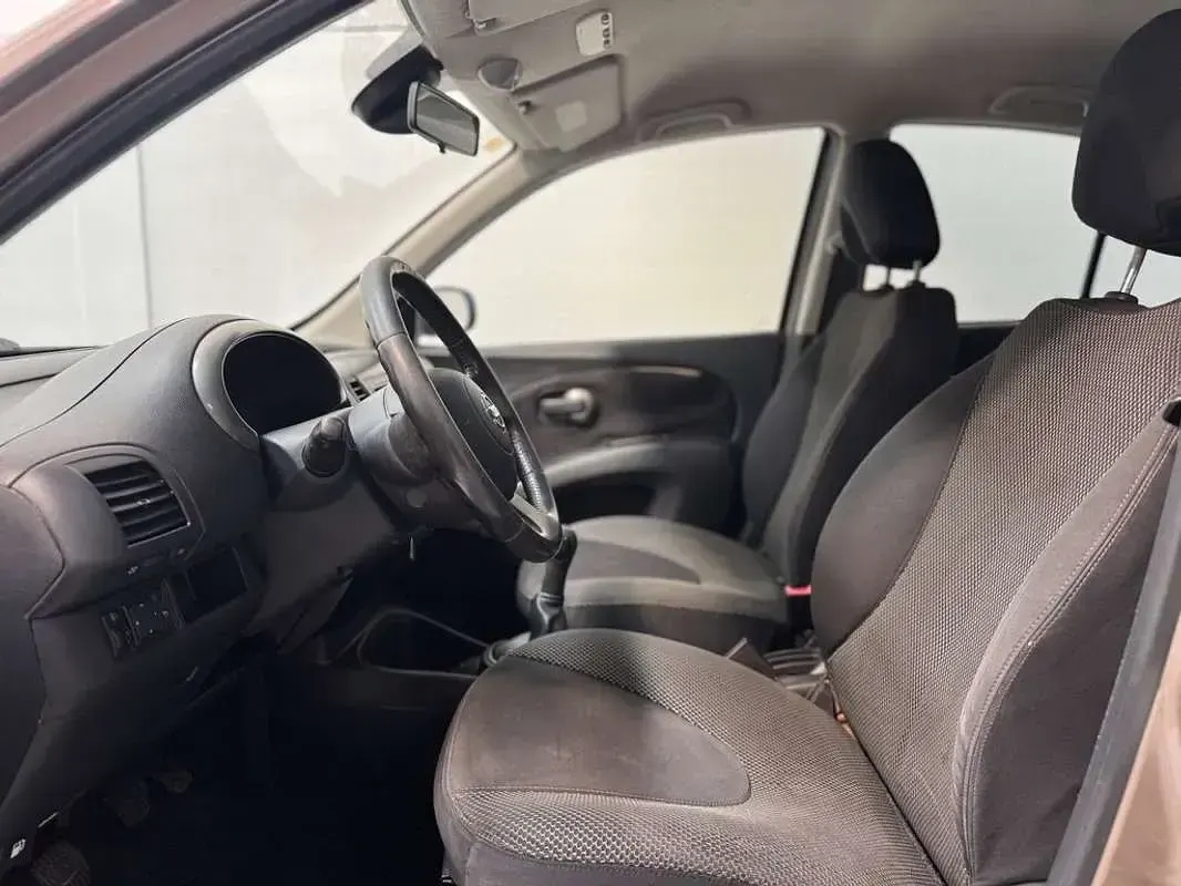 Usado Nissan Micra Tekna 88 CV (64 kW) 2008 Marrón Utilitario