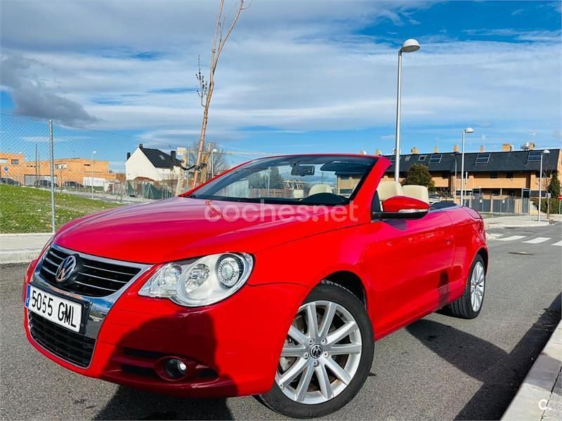 Usado VW Eos 140 CV (102 kW) 2009 Rojo Descapotable
