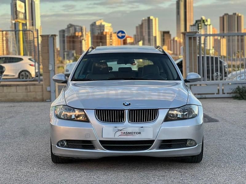 Usado BMW 330 Sport Line 258 CV (189 kW) 2006 Gris / plata Familiar