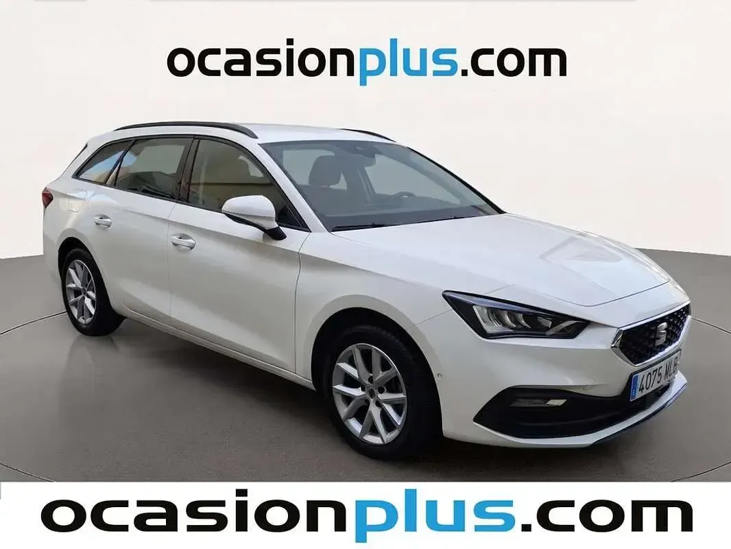 Usado Seat Leon ST Style 150 CV (110 kW) 2023 Blanco Familiar