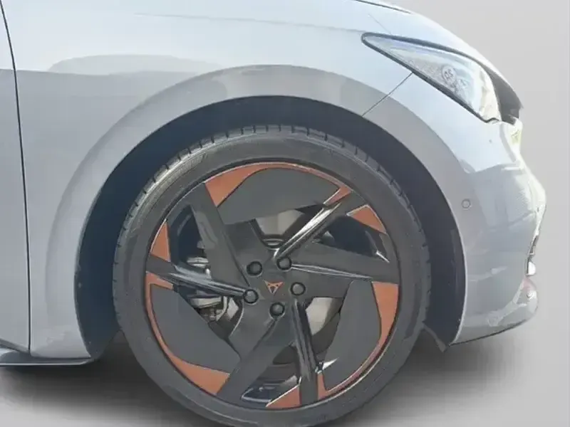 Begagnad Cupra Born e-Boost 169 kW (231 HK) 2025 Halvkombi