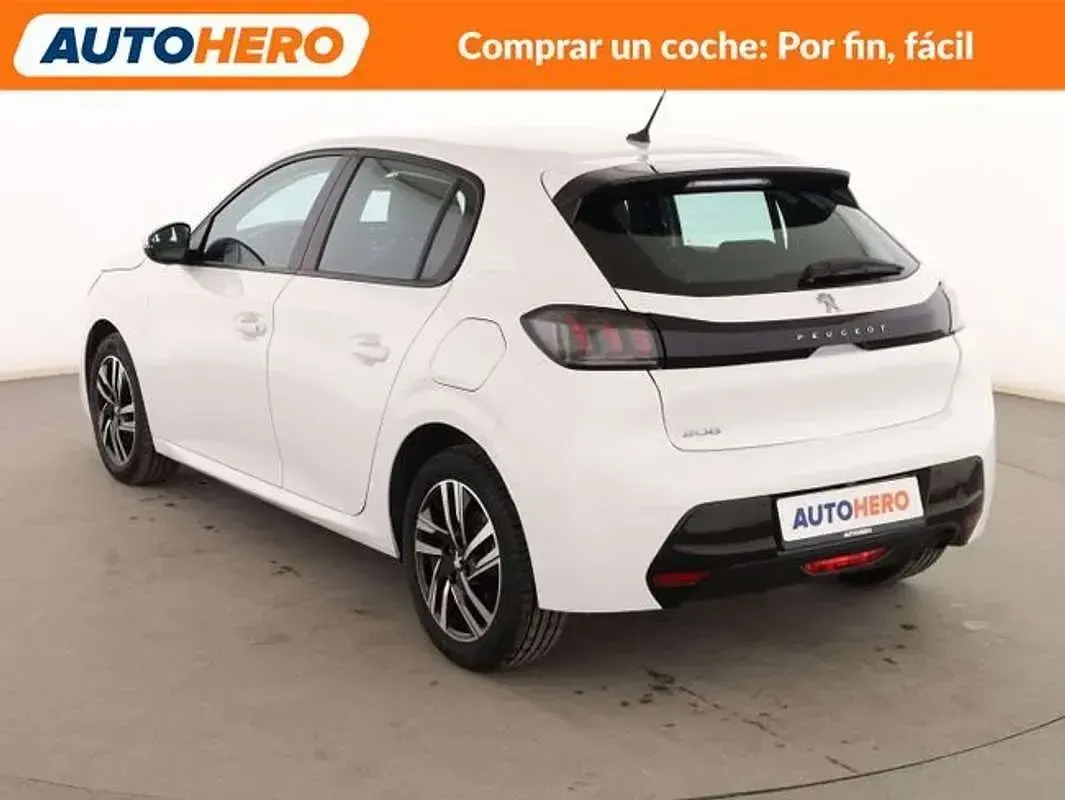 Usado Peugeot 208 Allure 102 CV (75 kW) 2019 Blanco Utilitario