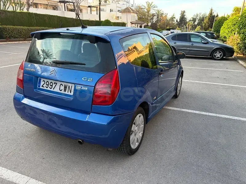 Usado Citroën C2 VTR Sport 70 CV (51 kW) 2004 Azul Utilitario