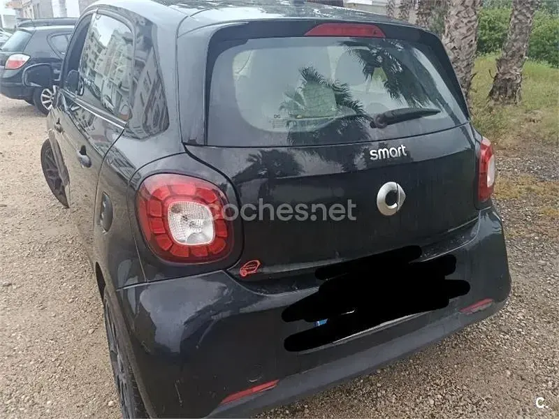 Usado Smart ForFour Prime 90 CV (66 kW) 2017 Negro Utilitario