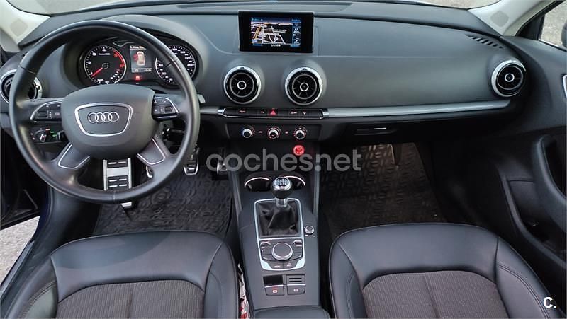 Usado Audi A3 Ambition 110 CV (80 kW) 2015 Azul Berlina