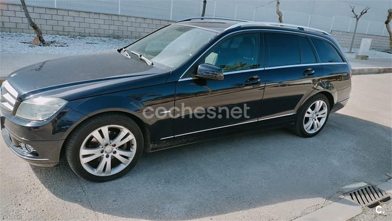 Usado Mercedes C200 136 CV (100 kW) 2010 Azul Familiar
