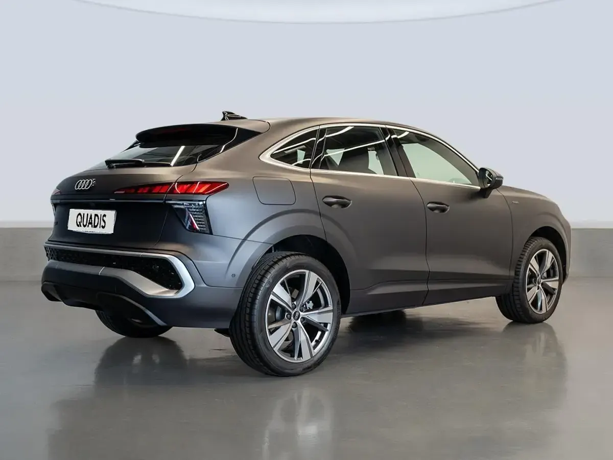 Usado Audi Q3 Sportback S-Line 272 CV (200 kW) 2026 Azul SUV