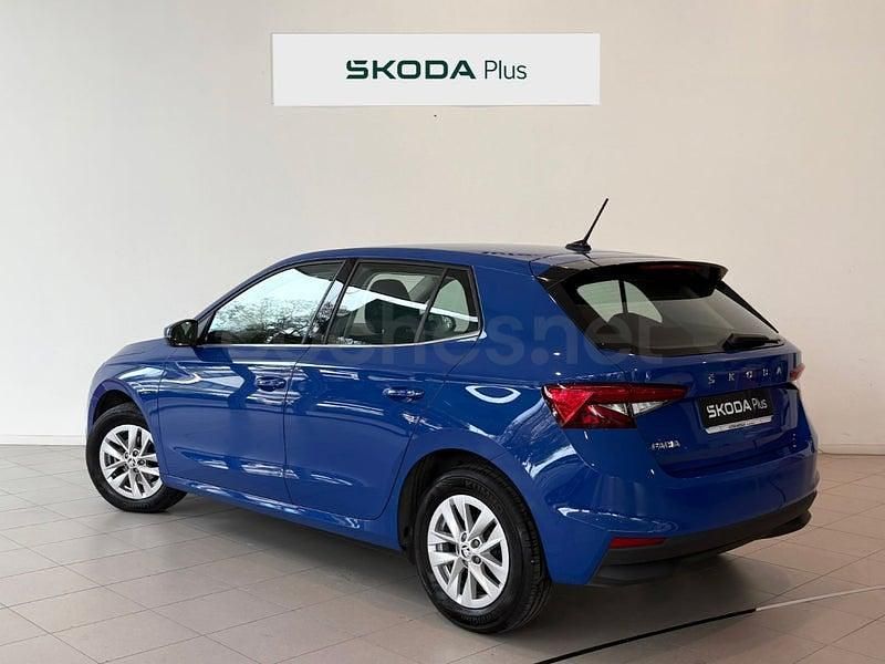 Usado Skoda Fabia Selection 95 CV (69 kW) 2024 Azul Utilitario