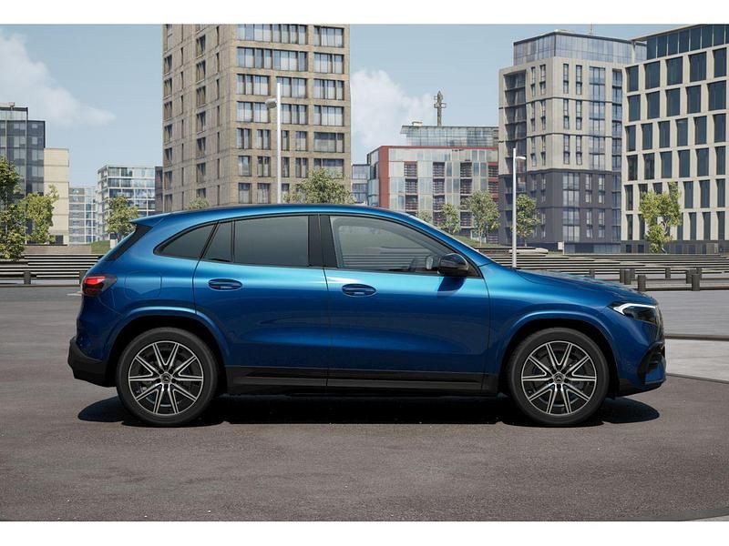 Usado Mercedes EQA250+ AMG line 139 kW (190 CV) 2024 Spektral blue  metallic paint SUV