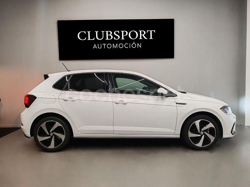 Usado VW Polo R-line 95 CV (69 kW) 2022 Blanco Berlina