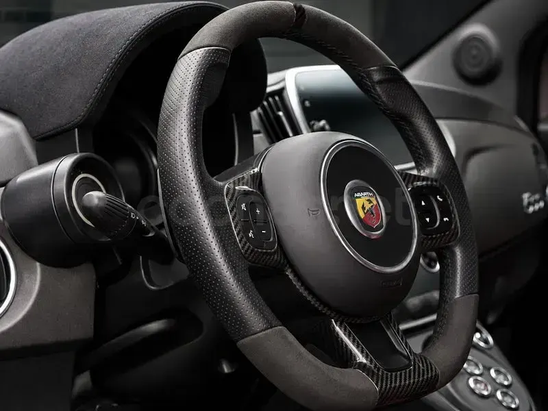 Usado Abarth 595 Competizione 180 CV (132 kW) 2019 Gris / plata Berlina