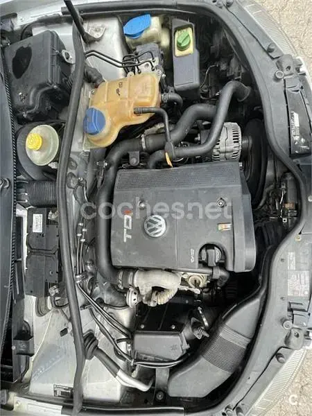 Usado VW Passat Comfortline 110 CV (80 kW) 1998 Gris / plata Familiar