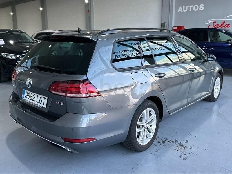 Usado VW Golf VII Advance 150 CV (110 kW) 2020 Gris / plata Familiar