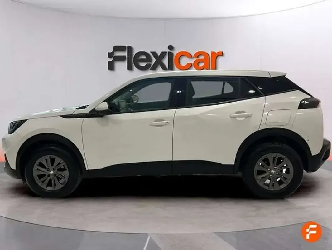 Usado Peugeot 2008 Active 110 CV (80 kW) 2021 Blanco SUV