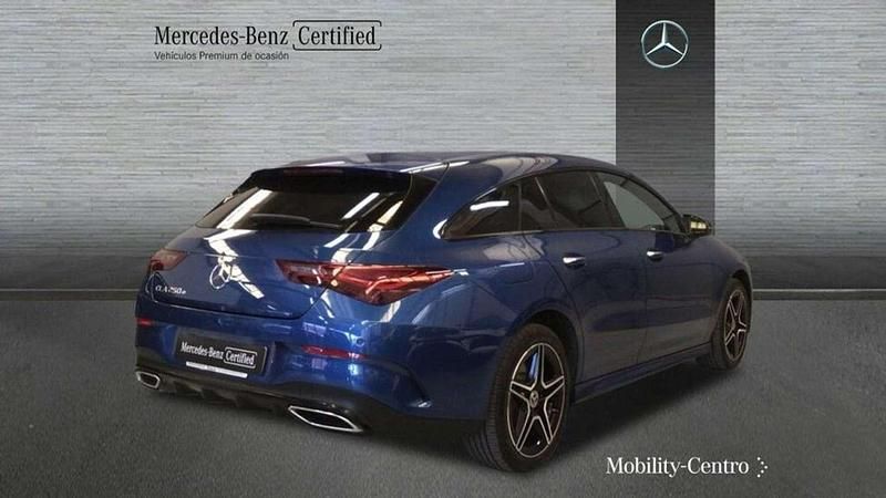 Usado Mercedes CLA250e Shooting Brake 219 CV (161 kW) 2024 Azul Familiar