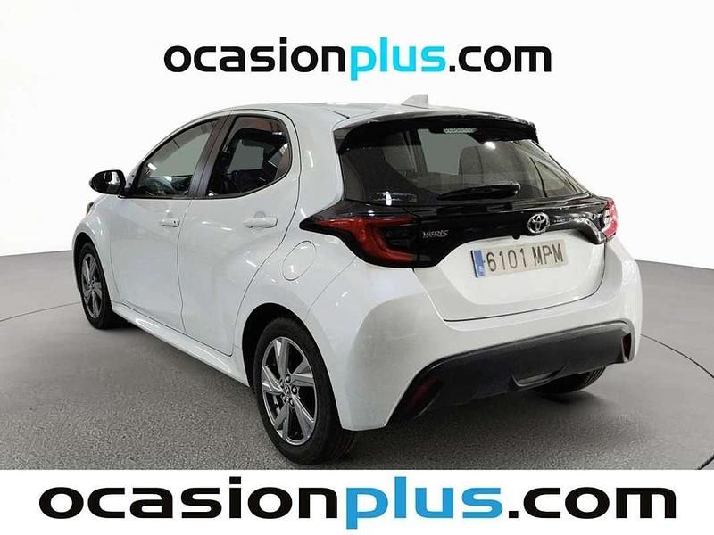 Usado Toyota Yaris Hybrid Active 116 CV (85 kW) 2024 Blanco Utilitario