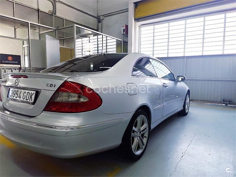 Usado Mercedes CLK320 Avantgarde 224 CV (164 kW) 2008 Gris / plata Coupe