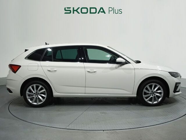 Usado Skoda Scala Selection 115 CV (84 kW) 2025 Blanco Utilitario