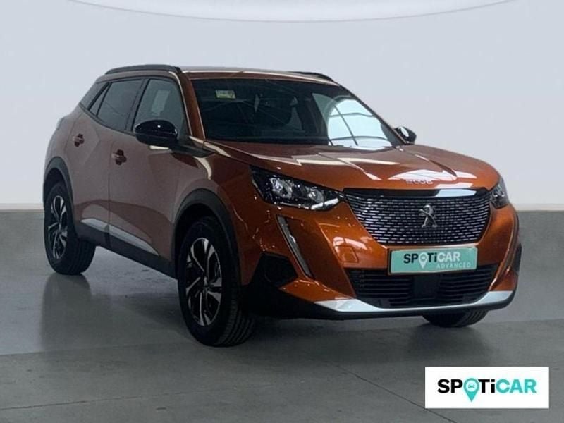 Usado Peugeot 2008 Allure 131 CV (96 kW) 2022 Naranja SUV