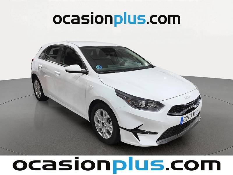 Usado Kia Ceed 120 CV (88 kW) 2024 Blanco Utilitario