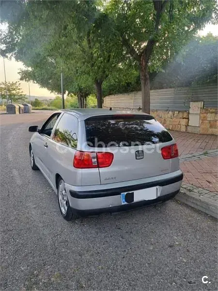 Usado Seat Ibiza 75 CV (55 kW) 2001 Blanco Utilitario