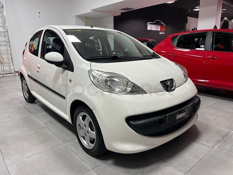 Usado Peugeot 107 54 CV (39 kW) 2008 Blanco Utilitario