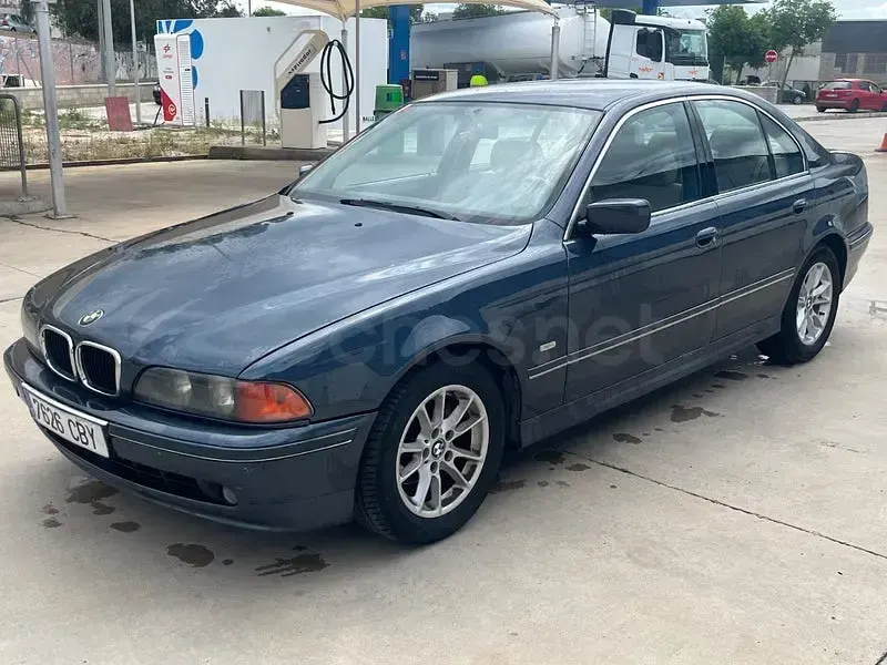 Usado BMW 520 Exclusive 136 CV (100 kW) 2002 Azul Berlina