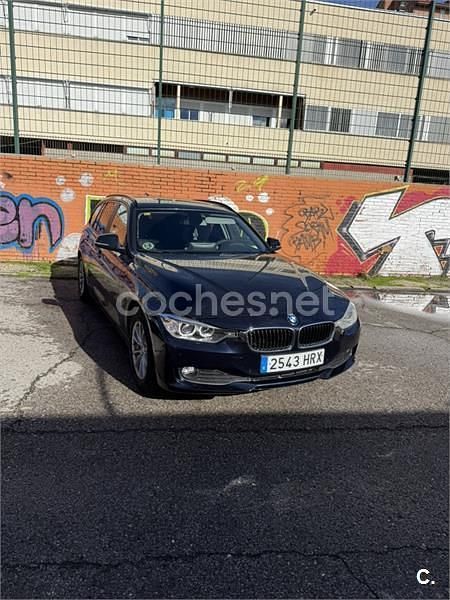 Usado BMW 318 143 CV (105 kW) 2013 Azul Familiar