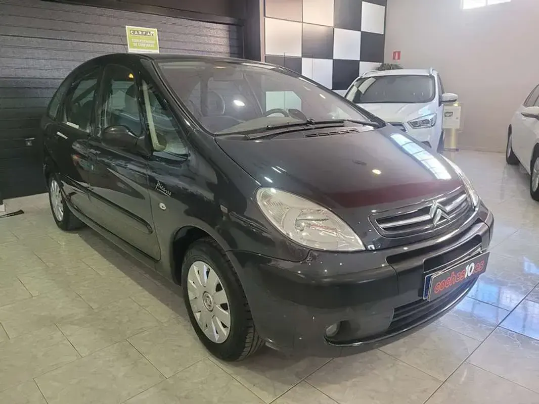 Usado Citroën Xsara Picasso 110 CV (80 kW) 2005 Negro Monovolumen