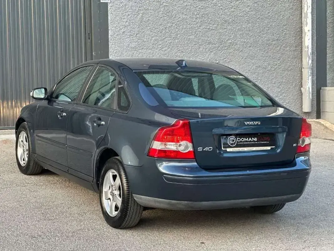 Usado Volvo S40 Momentum 125 CV (91 kW) 2007 Azul Berlina