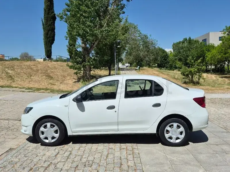 Usado Dacia Logan Ambiance 75 CV (55 kW) 2014 Blanco Berlina