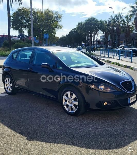 Usado Seat Leon Sport 105 CV (77 kW) 2009 Negro Utilitario