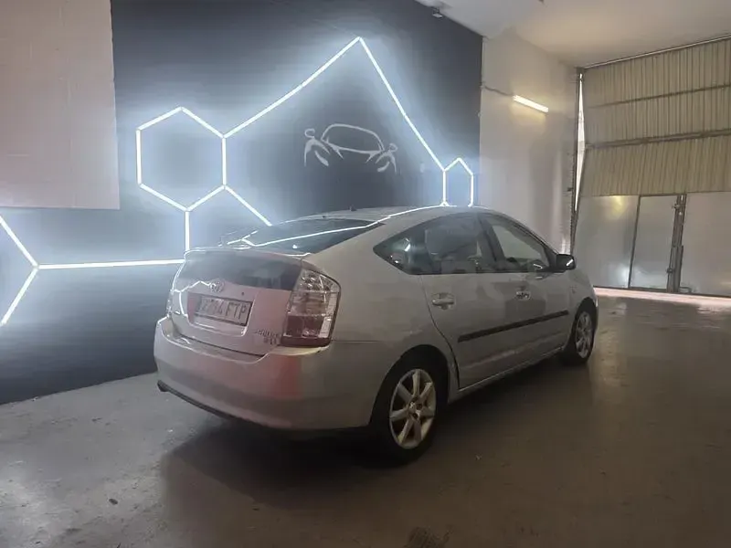 Usado Toyota Prius 112 CV (82 kW) 2007 Gris / plata Utilitario