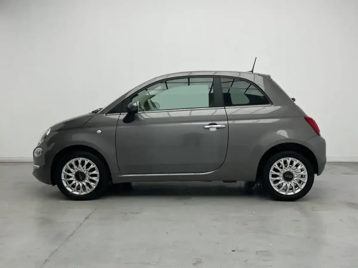 Usado Fiat 500 70 CV (51 kW) 2023 Gris Berlina