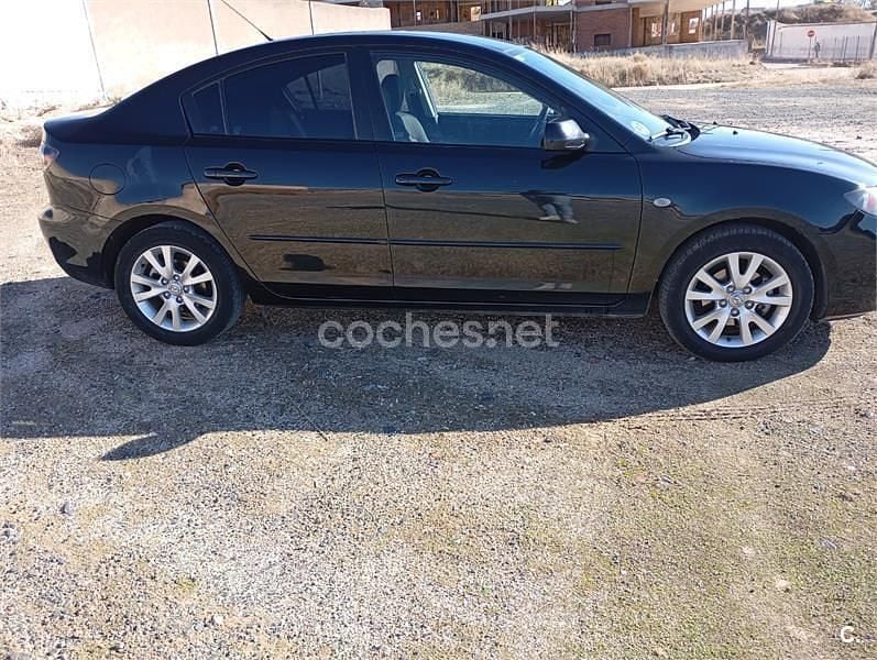 Negro Usado 2007 Mazda 3 Sportive Berlina | 4500 € (Precio justo) - Imagen 1/4