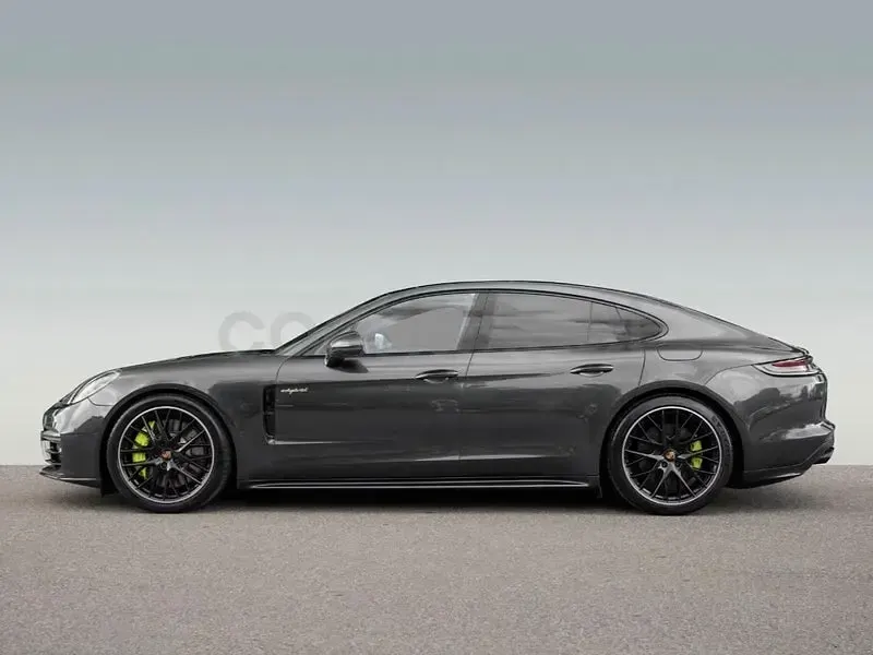 Usado Porsche Panamera 4S 560 CV (411 kW) 2021 Gris / plata Berlina