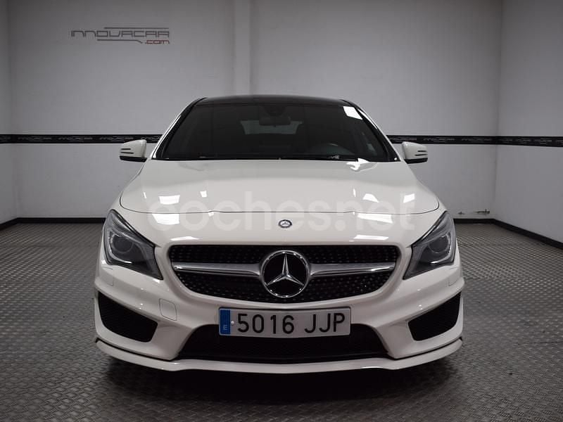 Usado Mercedes CLA200 Shooting Brake AMG line 136 CV (100 kW) 2015 Blanco Familiar