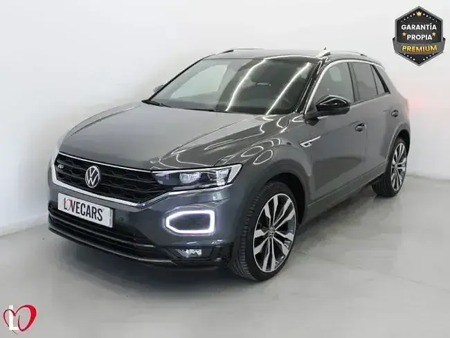 Usado VW T-Roc R-line 150 CV (110 kW) 2022 Gris / plata SUV