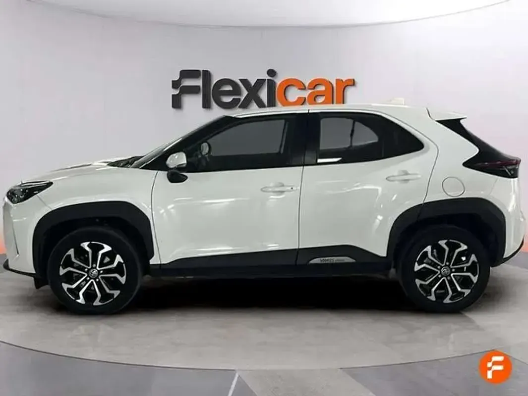 Usado Toyota Yaris Cross Style 116 CV (85 kW) 2024 Blanco SUV