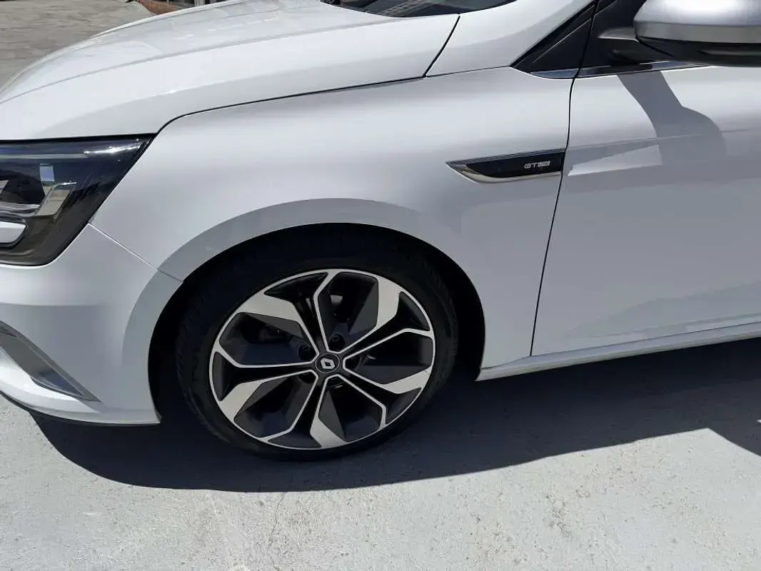 Usado Renault Mégane IV Zen 132 CV (97 kW) 2016 Blanco Utilitario