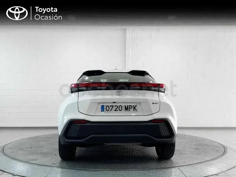 Używany Toyota C-HR Active 140 KM (102 kW) 2024 Biały SUV