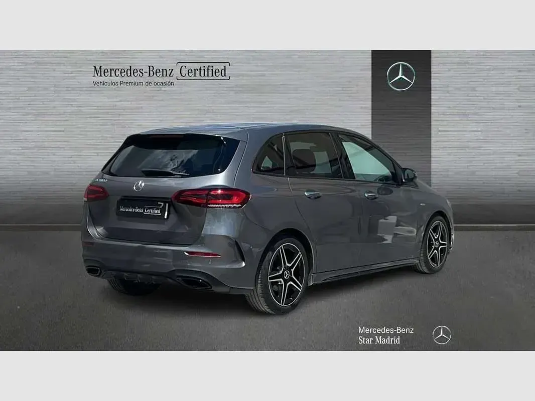 Usado Mercedes B200 150 CV (110 kW) 2022 Gris Utilitario