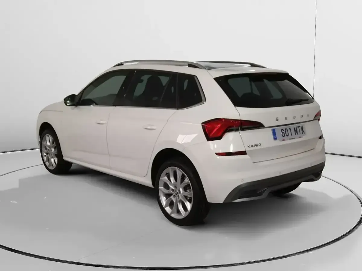 Usado Skoda Kamiq Sport 150 CV (110 kW) 2024 Blanco SUV