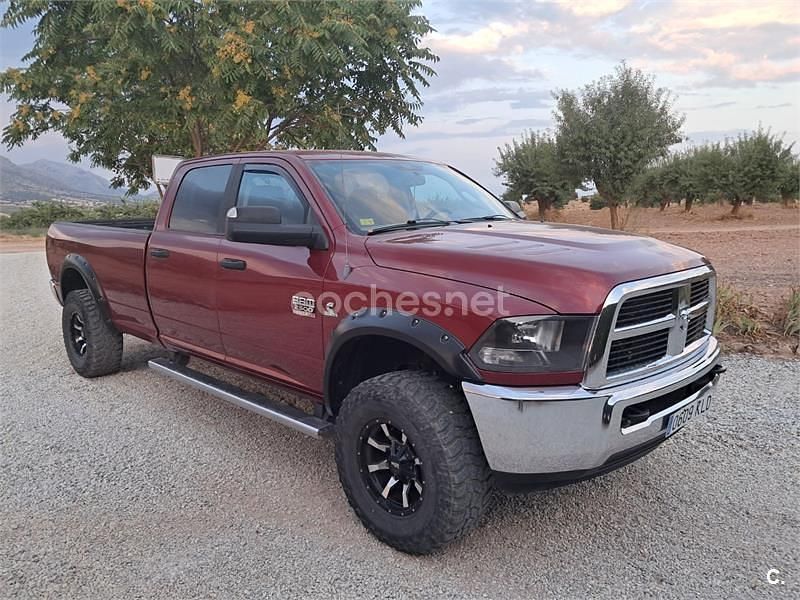 Usado RAM 1500 305 CV (224 kW) 2023 Granate Pickup/Camioneta