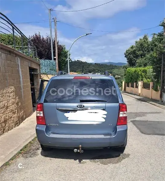 Usado Kia Carnival Active 185 CV (136 kW) 2010 Gris / plata Monovolumen