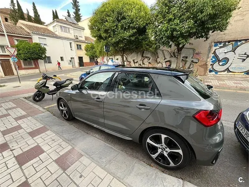 Usado Audi A1 Sportback S-Line 110 CV (80 kW) 2021 Gris / plata Utilitario