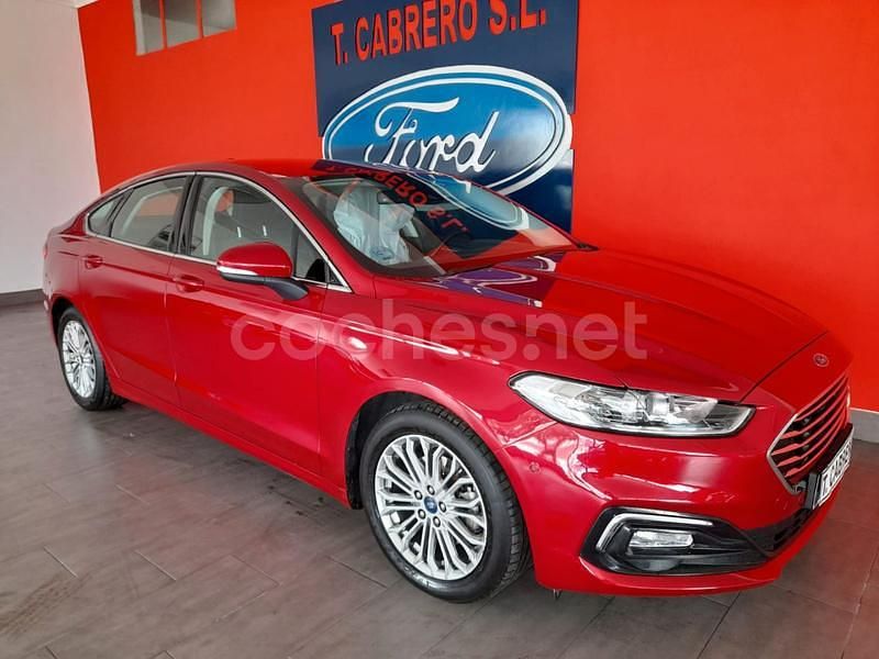 Rojo Usado 2021 Ford Mondeo Titanium Berlina | 19.990 € (Un poco caro) - Imagen 1/4