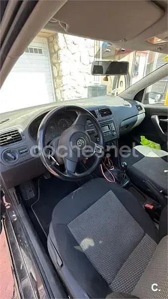 Usado VW Polo Advance 75 CV (55 kW) 2014 Negro Berlina