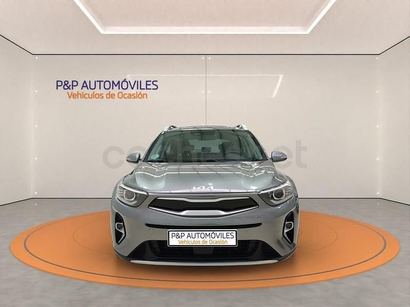 Usado Kia Stonic 84 CV (61 kW) 2021 Gris / plata SUV