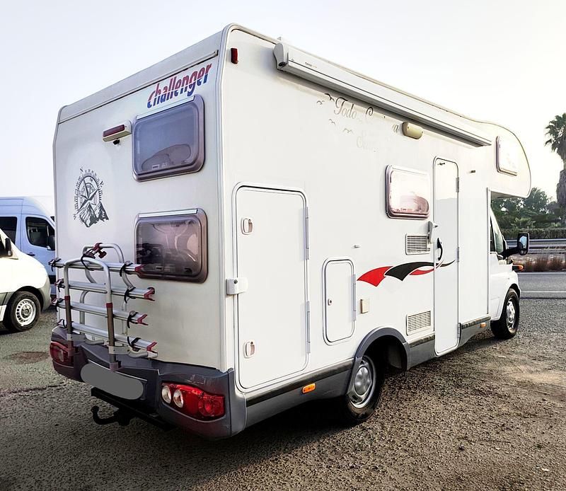 Usado Ford Transit 125 CV (91 kW) 2006 Blanco Familiar
